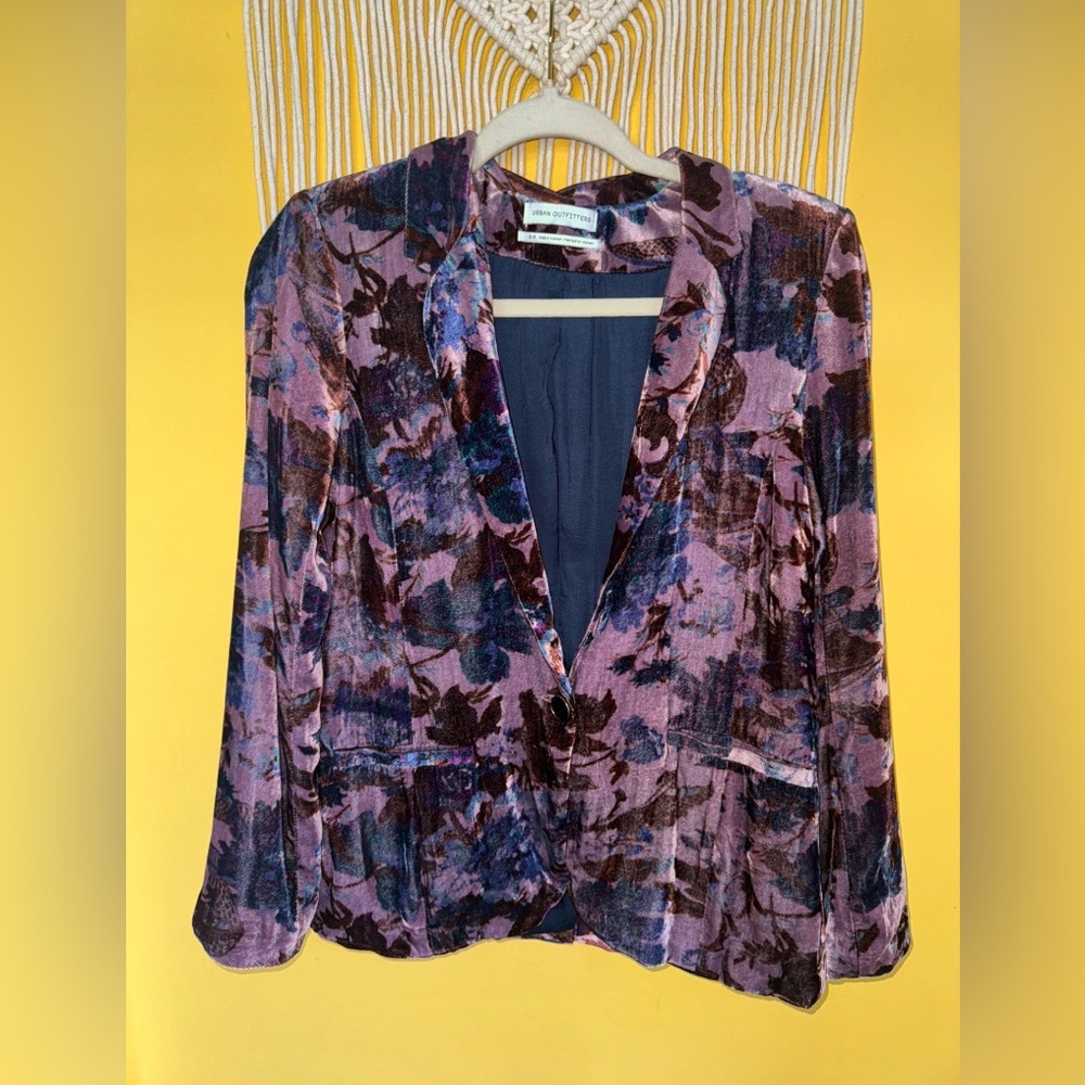 Urban Outfitters Velvet Floral Business Casual Purple‎ Blue Blazer Size Small